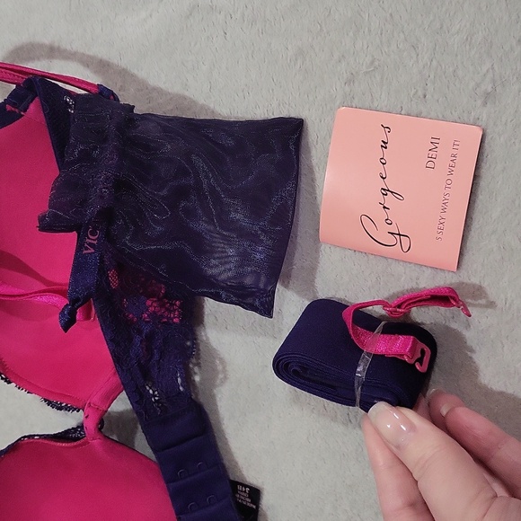 Victoria's Secret Sexy Little Things Bra - Picture 14 of 16